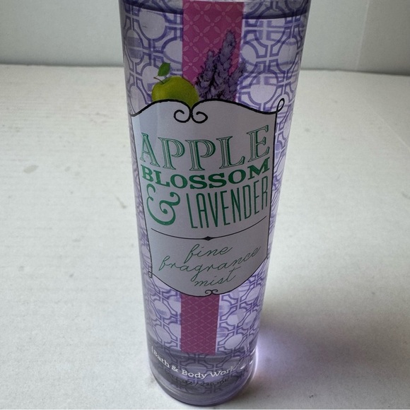 Bath & Body Works Apple Blossom & Lavender Fine Fragrance Mist 8 fl.oz. - Picture 1 of 3